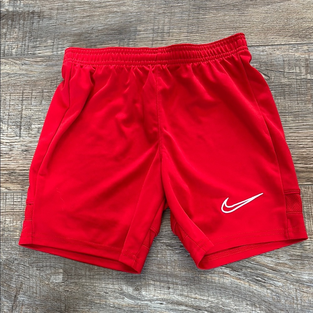 Nike boys athletic shorts, size Small. EUC, like new!